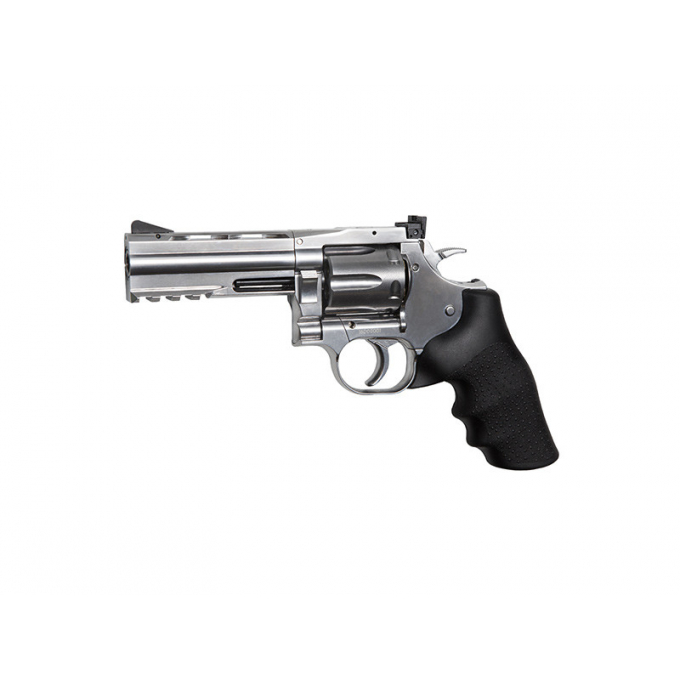 Dan Wesson 715 - 4"Revolver, stříbrný