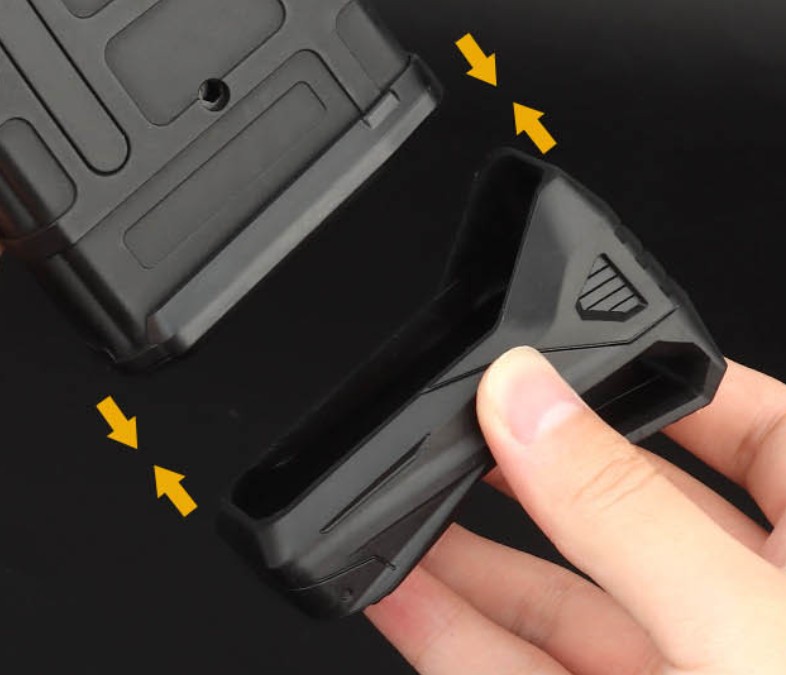 WoSporT predĺžený úchyt zásobníkov PMAG STANAG M4 čierna