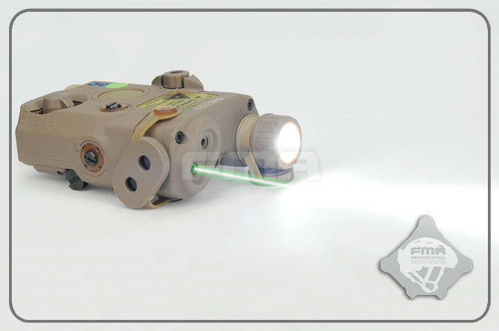 Levně FMA AN/PEQ15 Upgrade Version V2 - bílá LED svítilna + zelený laser s IR krytkami + IR přísvit, pískový