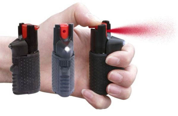 ESP pepřový sprej se svítilnou HURRICANE FLASHLIGHT, 15 ml - Černá