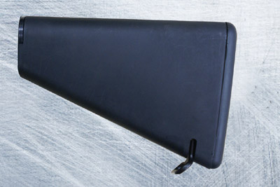 Kompaktní pevná pažba pro M4/M16